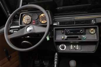 1-007-Convertible-Mercedes-G-250-087708