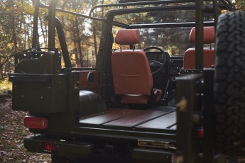 1-009-Convertible-Mercedes-G-250-080272