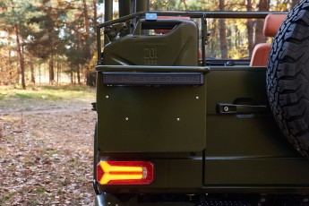 2B-027-Convertible-Mercedes-G-250-080272