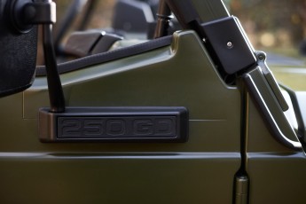 2B-041-Convertible-Mercedes-G-250-080272