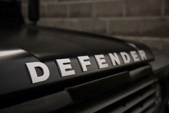 2B-043-Land-Rover-Defender-D90-378100