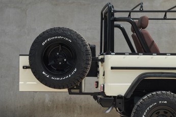 2B-016-Convertible-Mercedes-G-250-087173