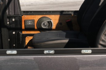 2B-047-Convertible-Mercedes-G-250-072376