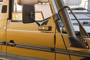 2B-016-Convertible-Mercedes-G-250-091085