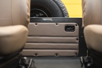 2B-032-Convertible-Mercedes-G-250-091085