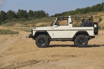 2B-005-Convertible-Mercedes-G-250-082571