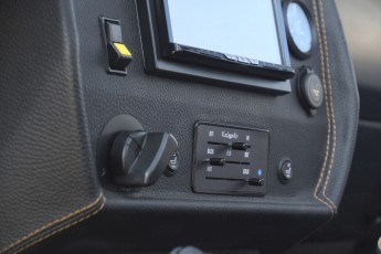 2B-030-Convertible-Mercedes-G-250-082571