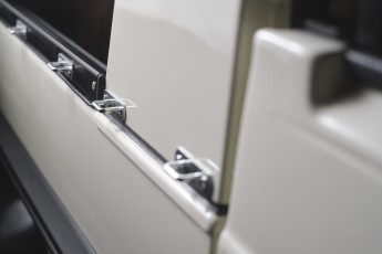 2A-019-Convertible-Mercedes-G-250-080095_2