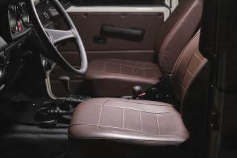 2A-029-Convertible-Mercedes-G-250-080095_2