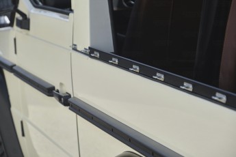 2B-018-Convertible-Mercedes-G-250-080095_1