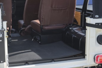 2B-024-Convertible-Mercedes-G-250-080095_1