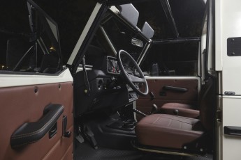 1-004-Convertible-Mercedes-G-250-067764