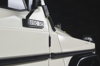 2A-019-Convertible-Mercedes-G-250-082283