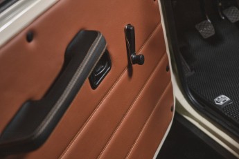 2A-033-Convertible-Mercedes-G-250-082283