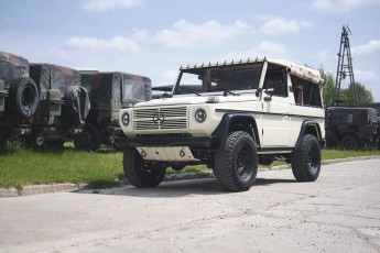 2B-002-Convertible-Mercedes-G-250-082283