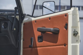 2B-033-Convertible-Mercedes-G-250-082283