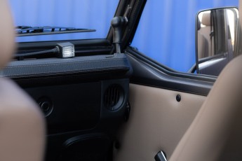 2B-110-Convertible-Mercedes-G-250-088454-RE