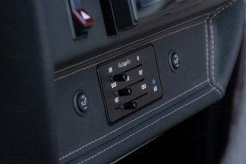 2B-111-Convertible-Mercedes-G-250-088454-RE