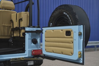 2B-032-Convertible-Mercedes-G-250-079029_1