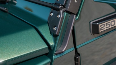 1-004-Convertible-Mercedes-G-250-067611