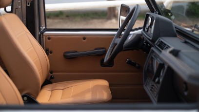 1-005-Convertible-Mercedes-G-250-082889