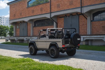 2B-010-Convertible-Mercedes-G-250-082070