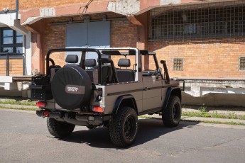 2B-013-Convertible-Mercedes-G-250-082070