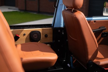 2B-065-Convertible-Mercedes-G-250-081975