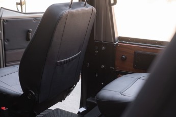 2B-085-Convertible-Mercedes-G-250-082070