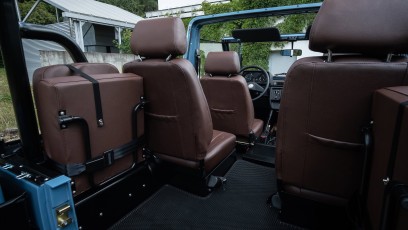 1-006-Convertible-Mercedes-G-250-081240