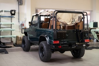 3-001-Convertible-Mercedes-G-250-068725