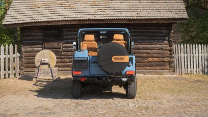 1-002-Convertible-Mercedes-GWagen-GulfBlue-079886