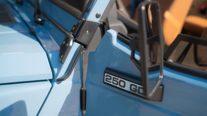 1-003-Convertible-Mercedes-GWagen-GulfBlue-079886