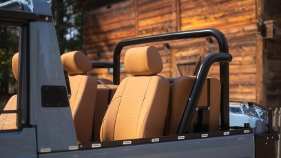 1-005-Convertible-Mercedes-GWagen-GulfBlue-079886