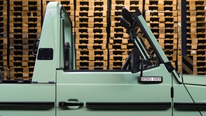 1-006-Convertible-Mercedes-250D-VerdePallido-080383