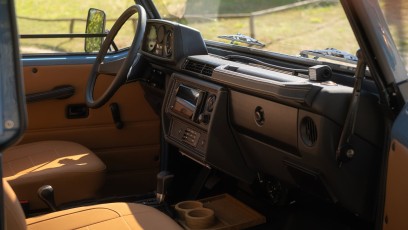 1-006-Convertible-Mercedes-GWagen-GulfBlue-079886