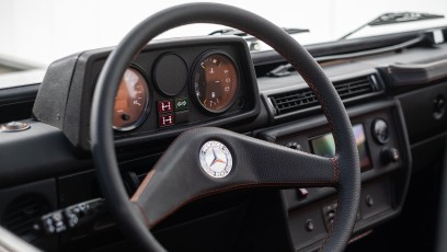 1-007-Convertible-Mercedes-250GD-ObsidianBlack-076315