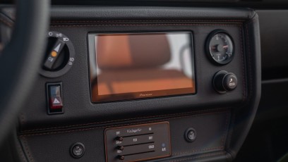 1-008-Convertible-Mercedes-250GD-ObsidianBlack-076315