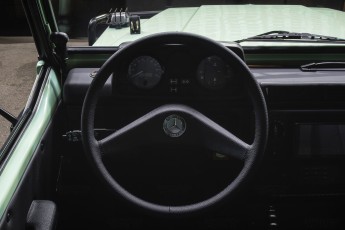 2A-010-Convertible-Mercedes-250D-VerdePallido-080383