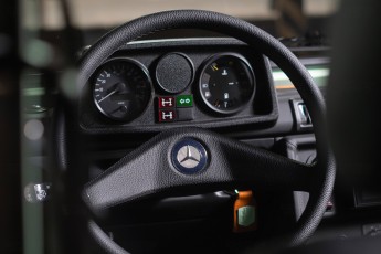 2A-012-Convertible-Mercedes-250D-VerdePallido-080383