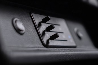 2A-015-Convertible-Mercedes-250D-VerdePallido-080383