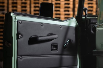 2A-017-Convertible-Mercedes-250D-VerdePallido-080383