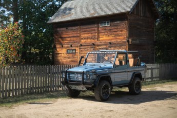 2B-001-Convertible-Mercedes-GWagen-GulfBlue-079886