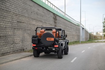 2B-006-Convertible-Mercedes-250GD-ObsidianBlack-076315