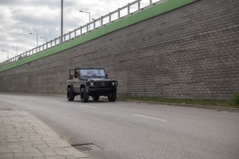 2B-007-Convertible-Mercedes-250GD-ObsidianBlack-076315