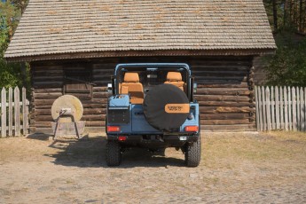 2B-008-Convertible-Mercedes-GWagen-GulfBlue-079886