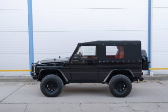 2B-009-Convertible-Mercedes-250GD-ObsidianBlack-076315