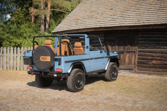 2B-010-Convertible-Mercedes-GWagen-GulfBlue-079886