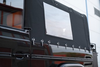 2B-015-Convertible-Mercedes-250GD-ObsidianBlack-076315