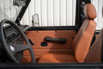 2B-032-Convertible-Mercedes-250GD-ObsidianBlack-076315